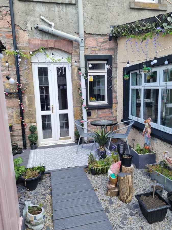 Nanny Bambi'S Highland Hoose Apartamento Inverness Exterior foto